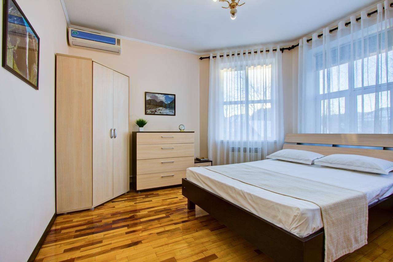 Centre Hostel Bishkek Exterior photo