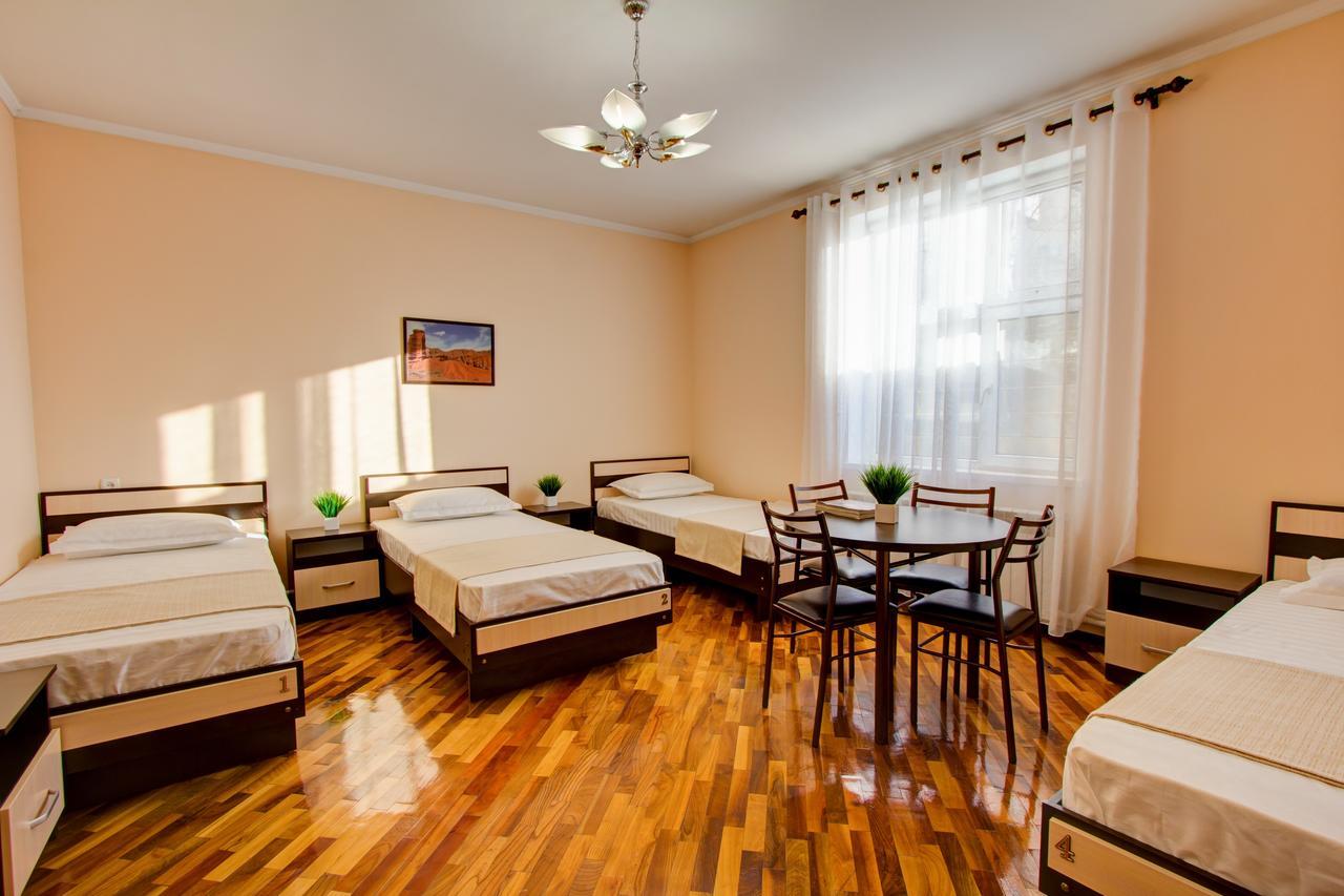 Centre Hostel Bishkek Exterior photo